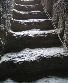 Escalera de descenso a la cmara A , despus de su limpieza