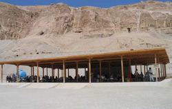 Toilets and rest area in Deir el Bahari